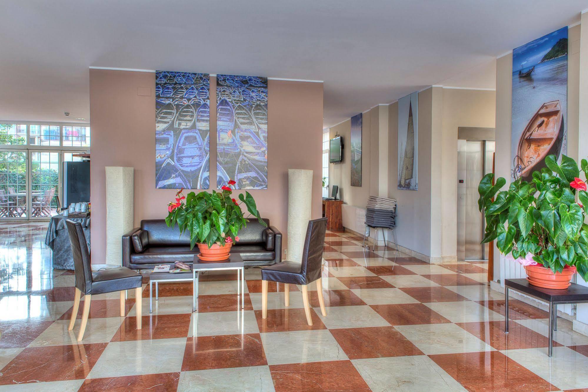 Hotel Calafell Platja Mar ภายนอก รูปภาพ